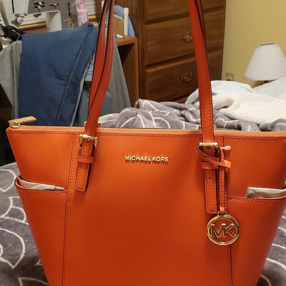 Michael Kors Clementine Jet Set Leather orange and gold purse bag Tote BNNU NWT